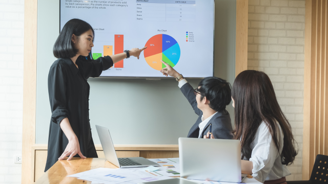 Strategi Sukses Membangun Bisnis di Era Digital 2025